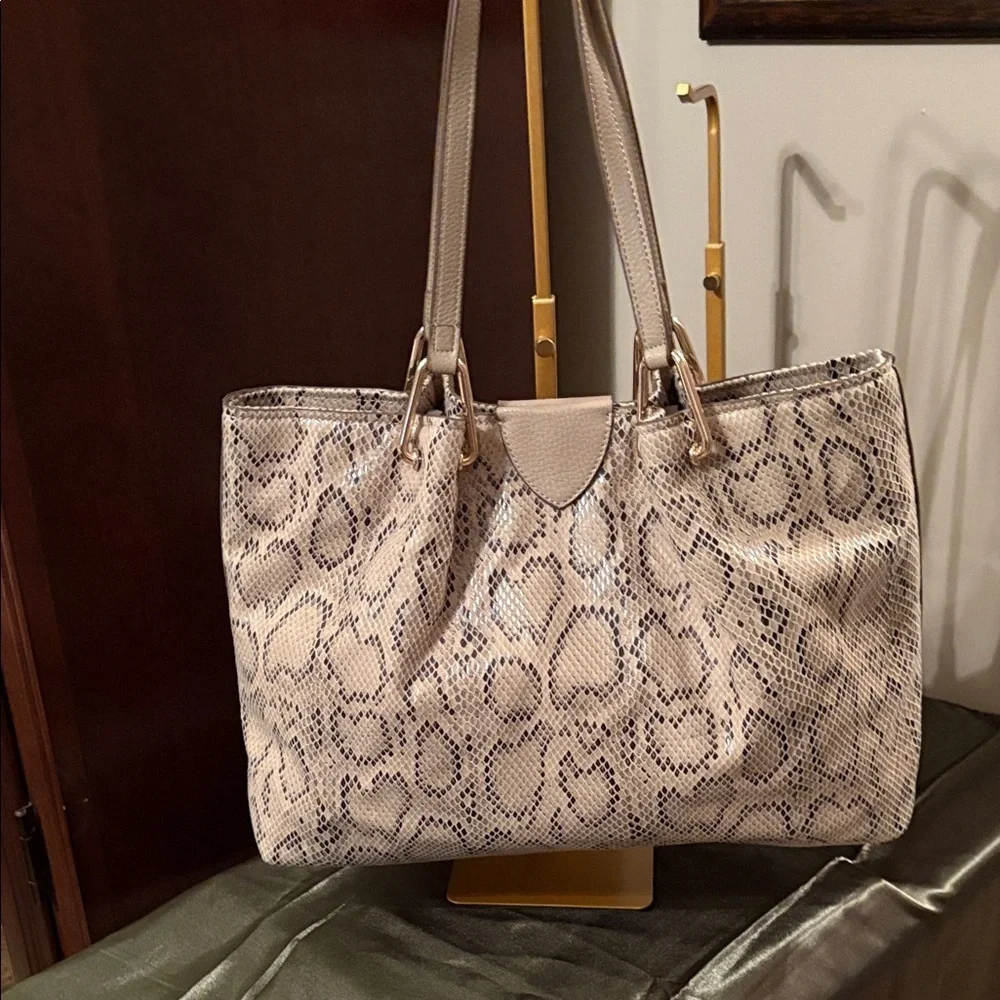 Anne Klein chic tote